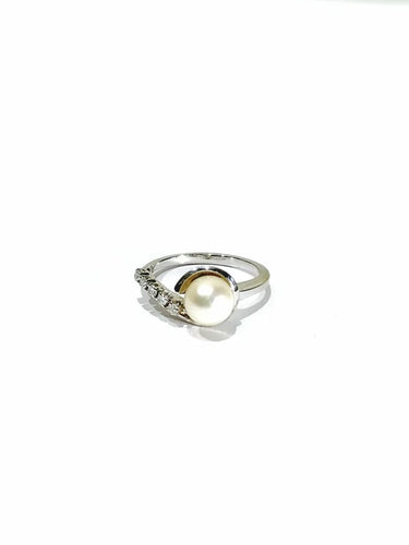 Bague 52 Bague en or blanc 18 carats avec perle et diamants 58 Facettes