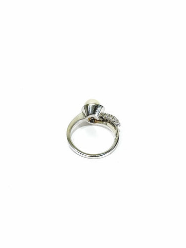 Bague 52 Bague en or blanc 18 carats avec perle et diamants 58 Facettes