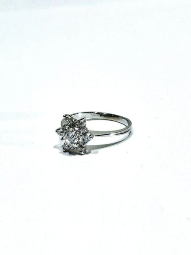 Bague 54 Bague étoile en or blanc 18 carats et diamants taille brillant 58 Facettes