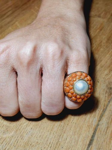 Bague 50.5 Bague en or jaune 18 carats avec perles de corail 58 Facettes