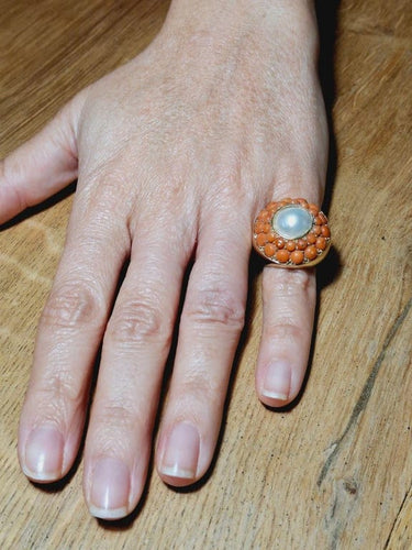 Bague 50.5 Bague en or jaune 18 carats avec perles de corail 58 Facettes