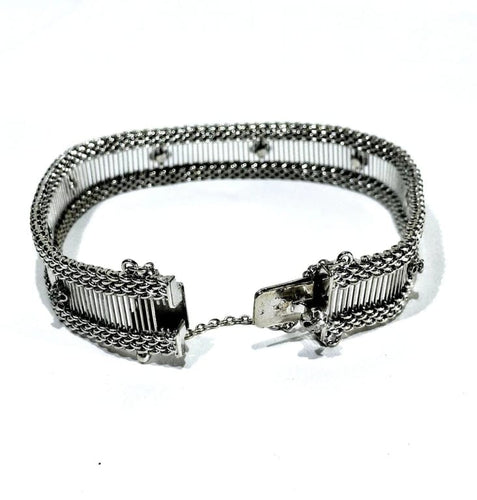 Bracelet Bracelet en or blanc ajouré avec diamants taille brillant 58 Facettes