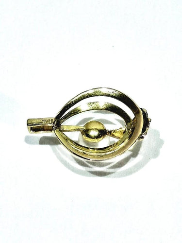 Pendentif Pendentif ajouré en or jaune 18 carats et perle 58 Facettes