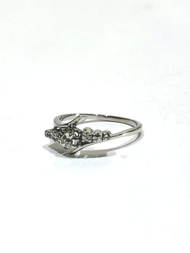 Bague 53.5 Bague en or blanc et diamants 0,36 ct 58 Facettes