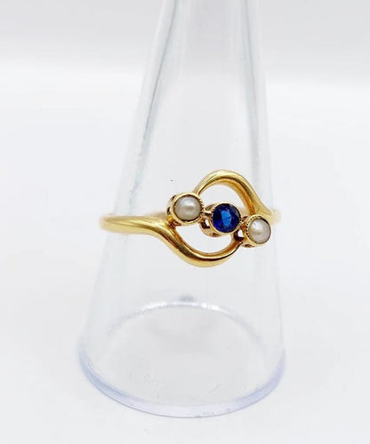 Bague 60 Bague antique en or jaune 18k avec pierre bleue et perles 58 Facettes A06502