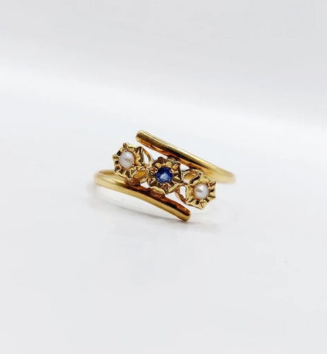 Bague 60 Bague antique en or jaune 18k à pierre bleue et perles 58 Facettes A06503