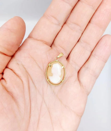 Pendentif Pendentif Art déco vintage en or 18k avec camée coquille 58 Facettes A06601