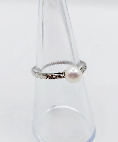 Bague 54.5 Bague Art déco en or blanc 18k avec perle et diamants taille rose 58 Facettes A00847