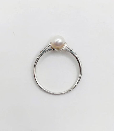 Bague 54.5 Bague Art déco en or blanc 18k avec perle et diamants taille rose 58 Facettes A00847