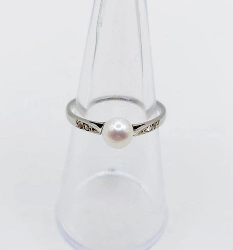 Bague 54.5 Bague Art déco en or blanc 18k avec perle et diamants taille rose 58 Facettes A00847