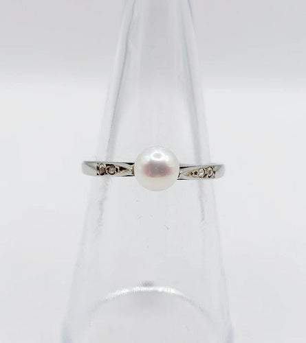 Bague 54.5 Bague Art déco en or blanc 18k avec perle et diamants taille rose 58 Facettes A00847