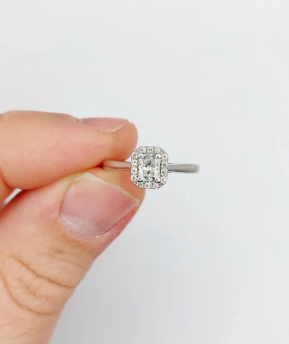 Bague 51 Bague solitaire vintage en or blanc 18k avec diamants 58 Facettes A06627