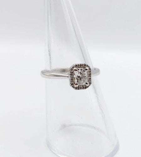 Bague 51 Bague solitaire vintage en or blanc 18k avec diamants 58 Facettes A06627