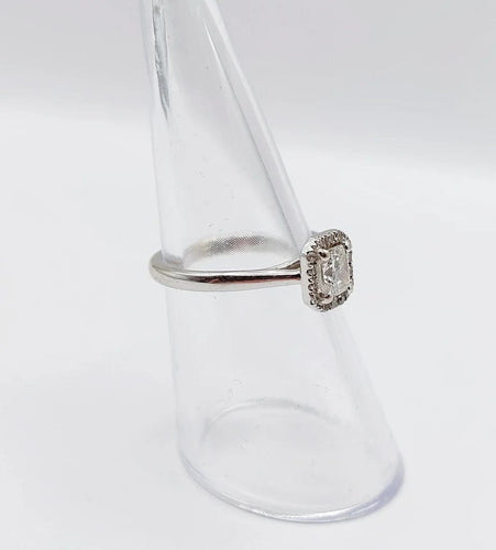 Bague 51 Bague solitaire vintage en or blanc 18k avec diamants 58 Facettes A06627