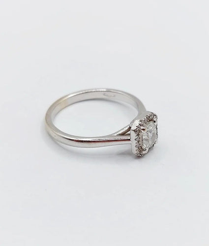 Bague 51 Bague solitaire vintage en or blanc 18k avec diamants 58 Facettes A06627