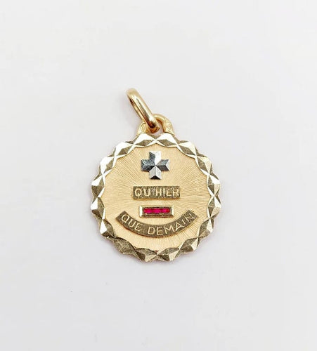 Pendentif Augis - Pendentif médaille d’amour 19 mm en or rose 18K et rubis 58 Facettes A06664