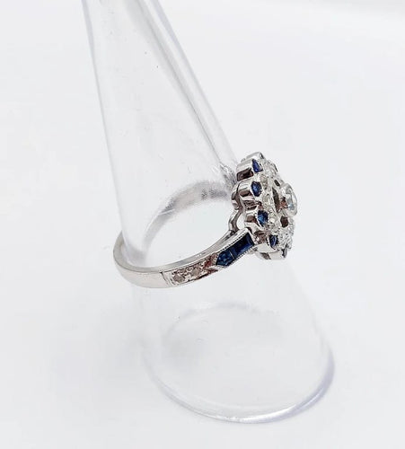 Bague 54.5 Bague fleur Art déco en or blanc 18k, diamants taille ancienne et saphirs 58 Facettes A06654