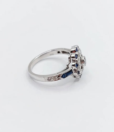 Bague 54.5 Bague fleur Art déco en or blanc 18k, diamants taille ancienne et saphirs 58 Facettes A06654