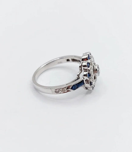 Bague 54.5 Bague fleur Art déco en or blanc 18k, diamants taille ancienne et saphirs 58 Facettes A06654