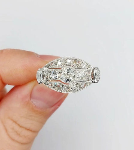 Bague 54.5 Bague Art déco marquise inversée en or 18K et diamants taille ancienne 58 Facettes A06662
