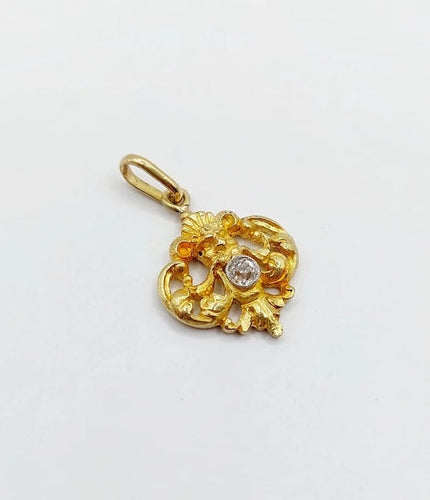 Pendentif Pendentif antique chimère ou satyre en or 18k et diamant 58 Facettes A03721