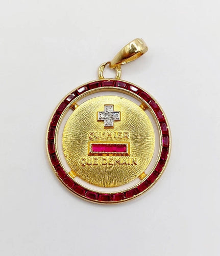 Pendentif Augis - Pendentif médaille d’amour en or jaune 18k, diamants et rubis 58 Facettes A04060