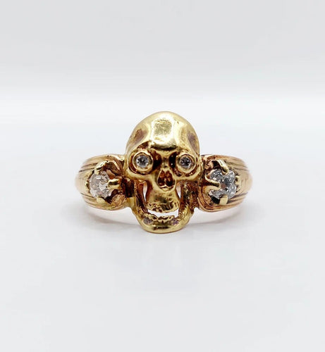 Bague 56.5 Bague momento mori ancienne tête de mort en or jaune 14k et diamants 58 Facettes A05056