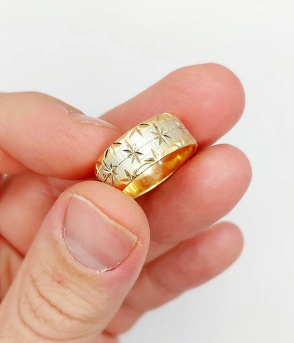 Bague 56 Bague jonc alliance ciselée en or rose et gris 18k 58 Facettes A05173