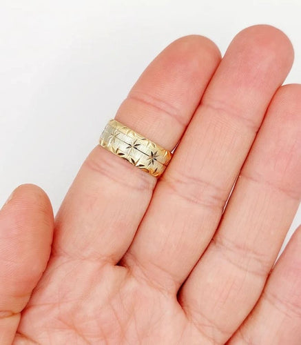 Bague 56 Bague jonc alliance ciselée en or rose et gris 18k 58 Facettes A05173