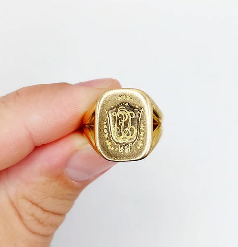 Bague 54 Chevalière sceau antique monogrammée en or jaune 18k « Esto vir » 58 Facettes A05725