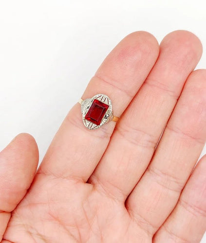 Bague 56.5 Bague Art déco en or 18k avec pierre rouge (circa 1930) 58 Facettes A05843