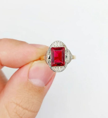 Bague 56.5 Bague Art déco en or 18k avec pierre rouge (circa 1930) 58 Facettes A05843