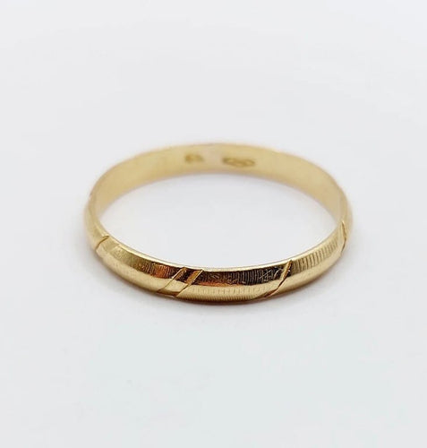 Bague 63 Alliance vintage - Bague en or jaune 18k à motifs géométriques 58 Facettes A04601