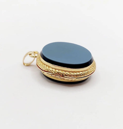 Pendentif Pendentif porte-photo antique en or jaune 18k et agate (circa 1900) 58 Facettes A06013