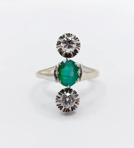Bague 50 Bague marquise Art déco en or blanc 18k, émeraude et diamants 58 Facettes A06115