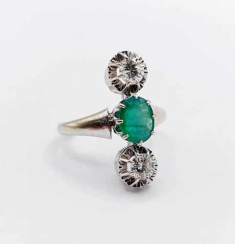Bague 50 Bague marquise Art déco en or blanc 18k, émeraude et diamants 58 Facettes A06115