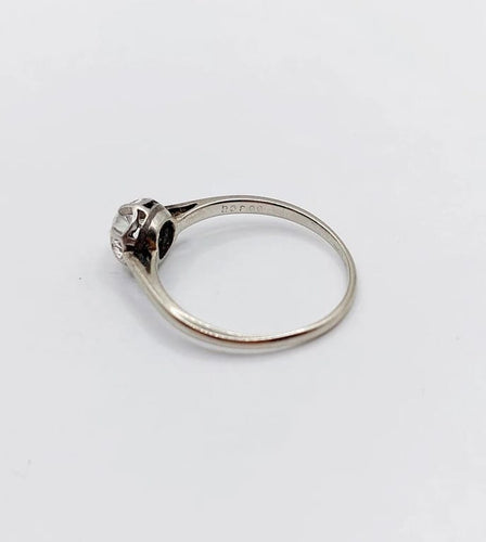 Bague 53 Bague solitaire Art déco en or blanc 18k avec diamant 0,22 ct 58 Facettes A06143