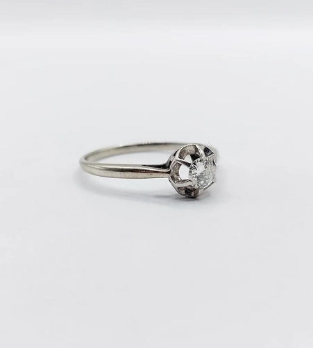 Bague 53 Bague solitaire Art déco en or blanc 18k avec diamant 0,22 ct 58 Facettes A06143