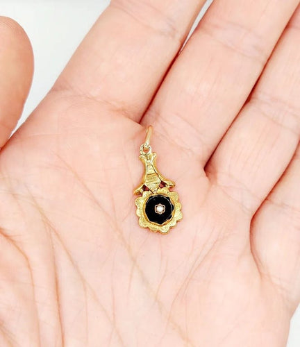 Pendentif Pendentif victorien fleur en or jaune 18k avec onyx et perle 58 Facettes A06038