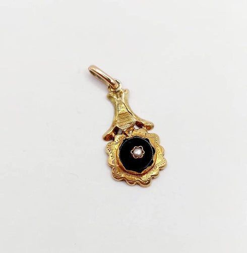 Pendentif Pendentif victorien fleur en or jaune 18k avec onyx et perle 58 Facettes A06038