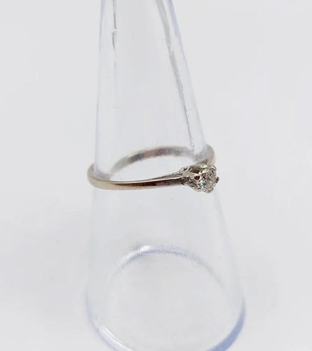 Bague 53.5 Bague solitaire vintage en or blanc 14k avec diamant 0,12 carat 58 Facettes A06195