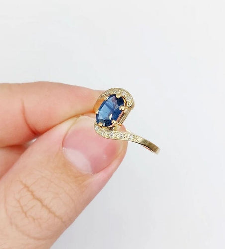 Bague 58.5 Bague tourbillon vintage en or jaune 18k, saphir 1,20 ct et diamants 58 Facettes A06237