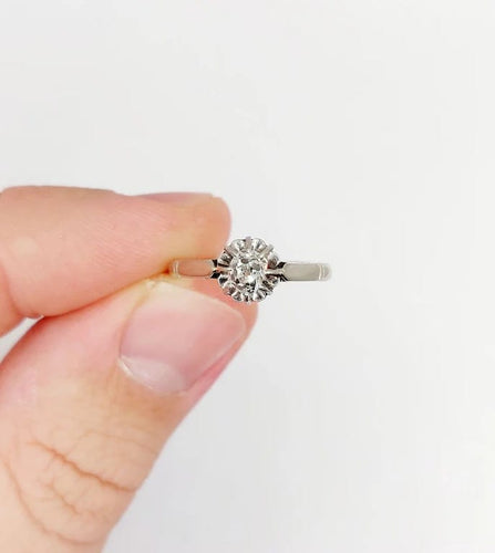 Bague 53.5 Bague solitaire Art déco en or blanc 18 k et platine, diamant 58 Facettes A06275