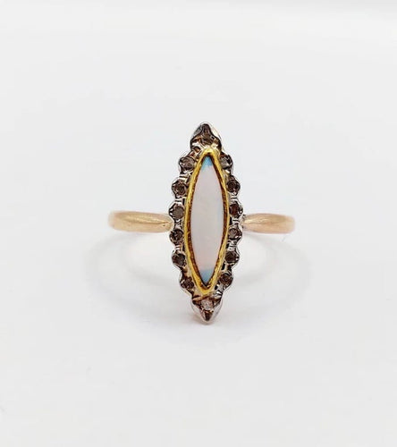 Bague 57 Bague marquise en or rose 18k avec opale et diamants taille rose 58 Facettes A06341