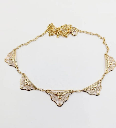 Collier Collier Art nouveau motifs filigranés en or jaune 18k, 40 cm 58 Facettes A06381