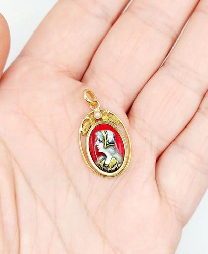 Pendentif Limoges Art nouveau - Pendentif en or jaune 18k, émail et perle 58 Facettes A06389