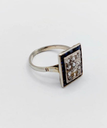 Bague 51 Bague marquise Art déco en or blanc 18k, diamants et saphirs calibrés 58 Facettes A06165