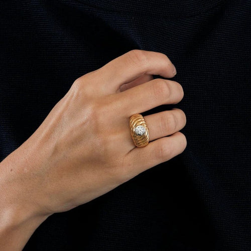 Bague 57 Bague en or jaune 750 sertie d’un diamant 58 Facettes LP772/12