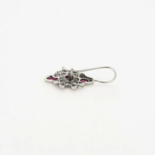 Boucles d'oreilles Boucles d’oreilles dormeuses en or blanc 750 avec diamants et rubis 58 Facettes LP782/16