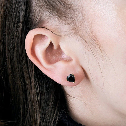 Boucles d'oreilles Boucles d'oreilles puces en or jaune 750 avec saphirs cœur 58 Facettes LP971/15